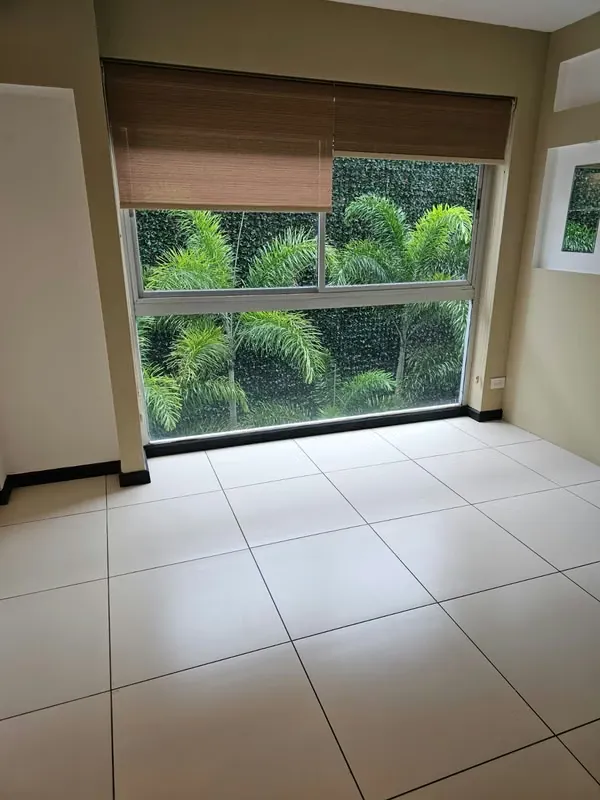 Viva con estilo y comodidad en este amplio apartamento tipo estudio en condominio Paradisus, Rohrmoser., photo 3