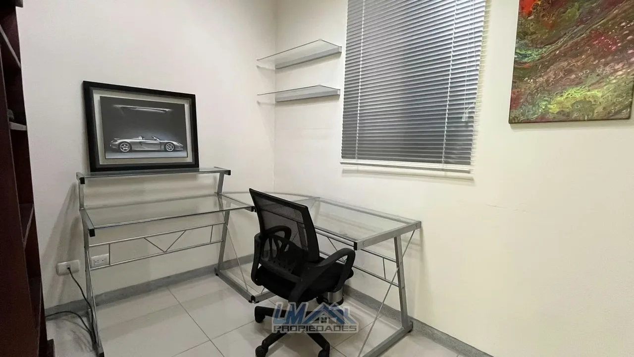Disfrutá de la tranquilidad de vivir rodeado de naturaleza en esta amplia casa de dos plantas, ubicada en un seguro y tranquilo condominio en Ciudad Colón, San José., photo 5