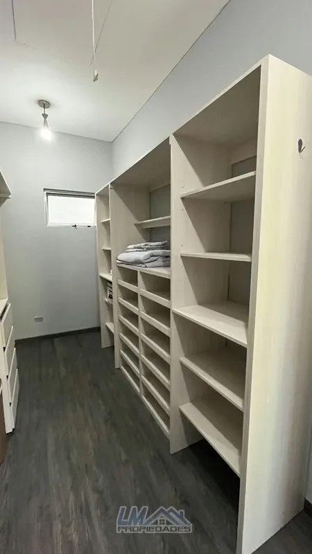 Disfrutá de la tranquilidad de vivir rodeado de naturaleza en esta amplia casa de dos plantas, ubicada en un seguro y tranquilo condominio en Ciudad Colón, San José., photo 8