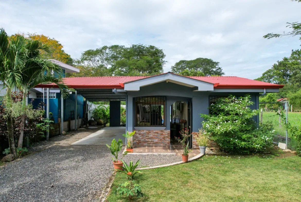 PROPERTY WITH TWO BEDROOMS AND POOL IN BAHIA BALLENA CENTER – 0.12 ACRES, photo 2
