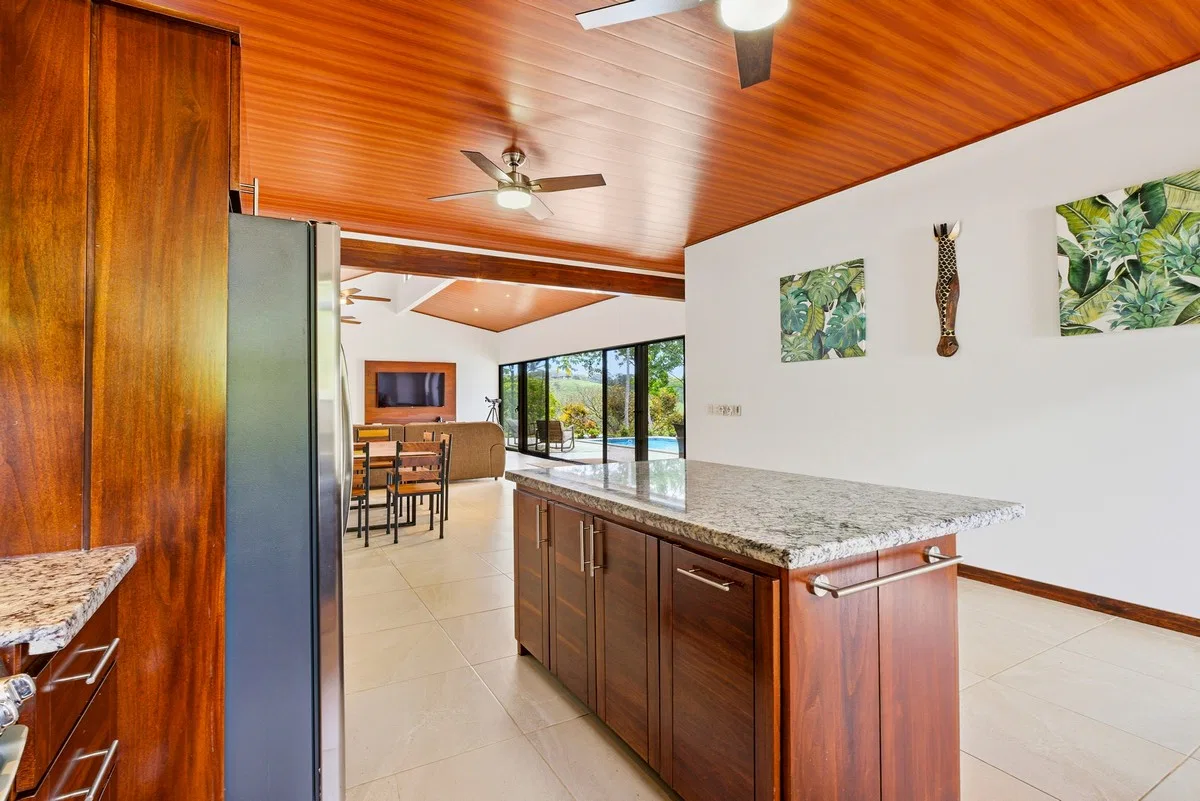 LUXURY PROPERTY WITH FIVE BEDROOMS AND GUEST HOUSE, IN PLATANILLO – 1.62 ACRES, photo 22
