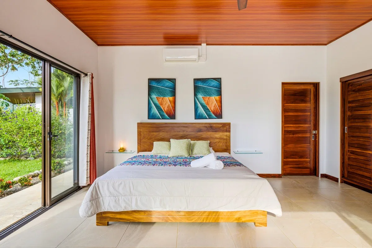 LUXURY PROPERTY WITH FIVE BEDROOMS AND GUEST HOUSE, IN PLATANILLO – 1.62 ACRES, photo 24