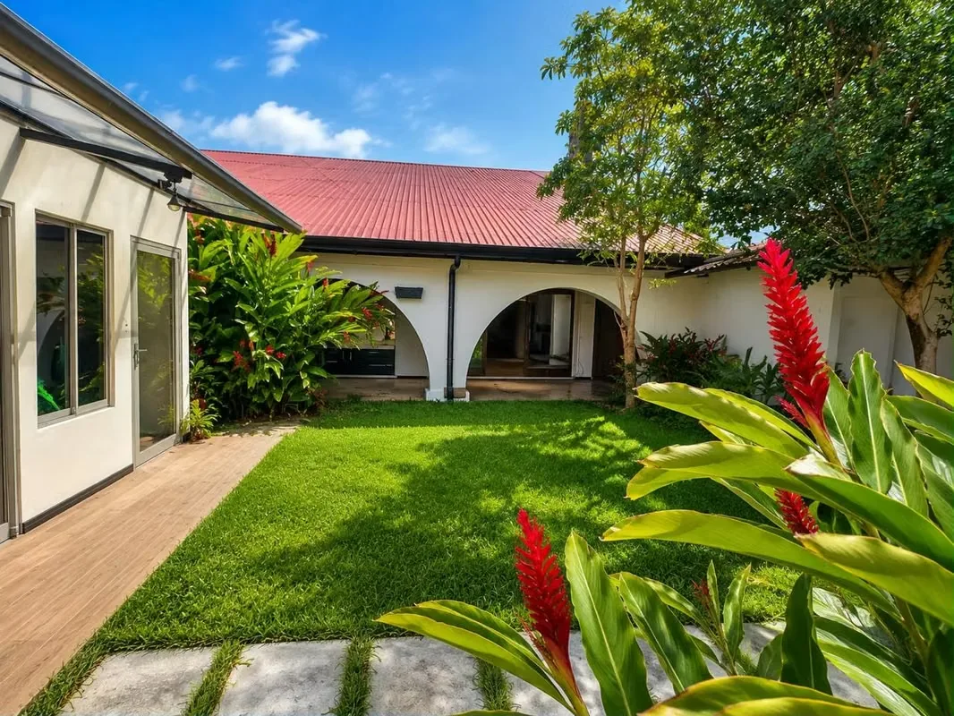 PRECIOSA CASA EN VENTA EN NUNCIATURA, ESQUINERA | P653