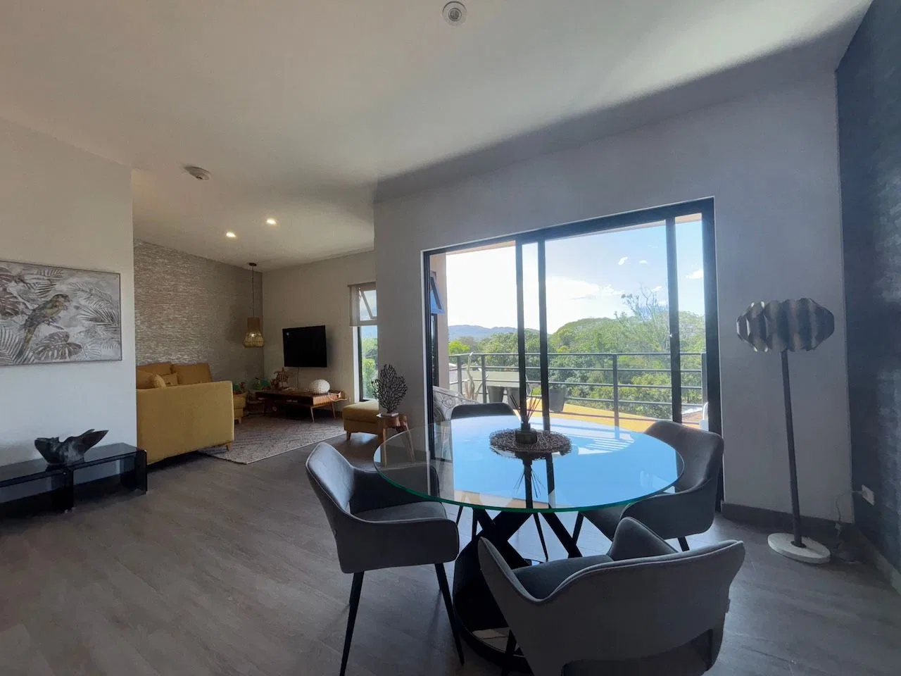 ALQUILER Y VENTA DE APARTAMENTO AMUEBLADO EN CONDOMINIO - BRASIL DE MORA