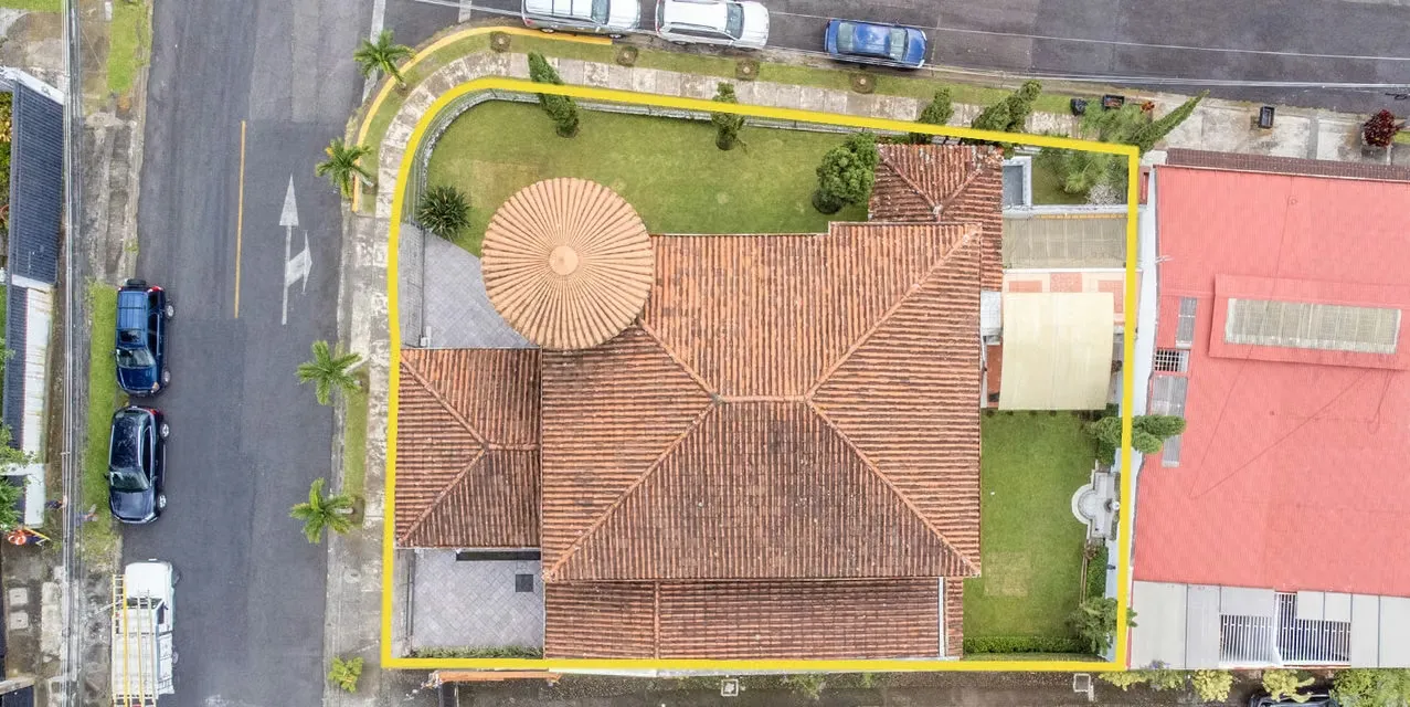 Home 4BR in Curridabat Guayabos - Privileged Area - Spacious Living, photo 2