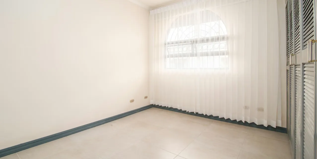 Home 4BR in Curridabat Guayabos - Privileged Area - Spacious Living, photo 11