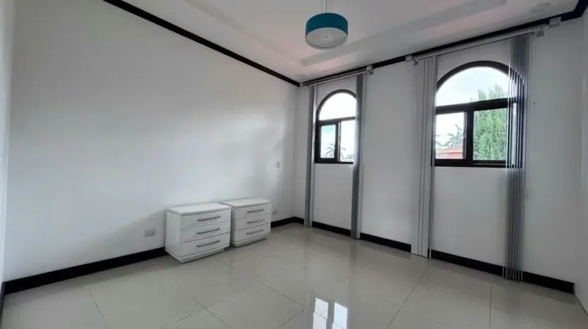Spectacular House for Sale in Colinas de Montealegre, photo 2