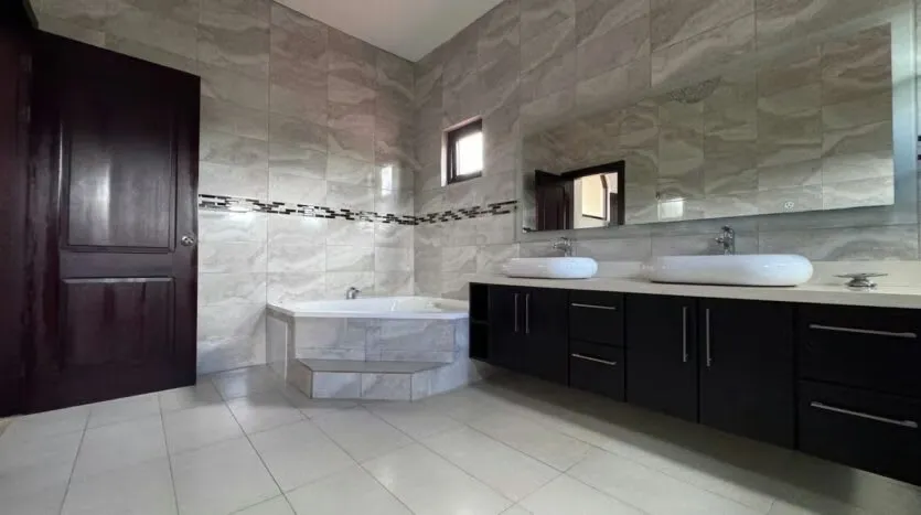 Spectacular House for Sale in Colinas de Montealegre, photo 11