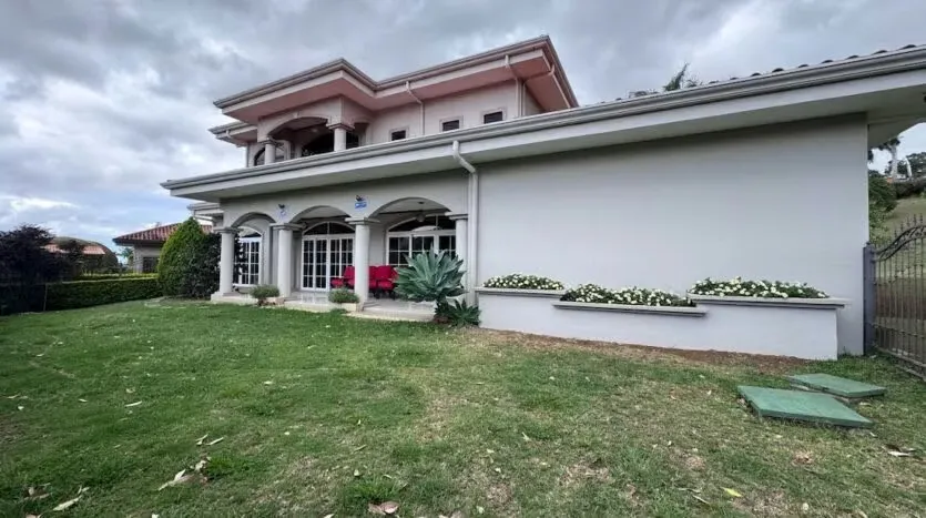 Spectacular House for Sale in Colinas de Montealegre, photo 4