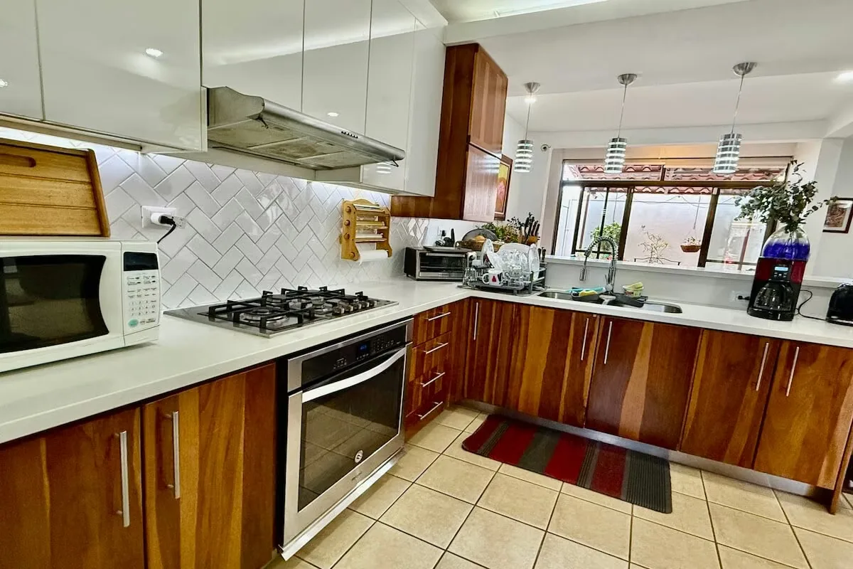Dining room, guest toilet, integrated kitchen with counter top, granite, gas template. Terrace with garden. ..., photo 9