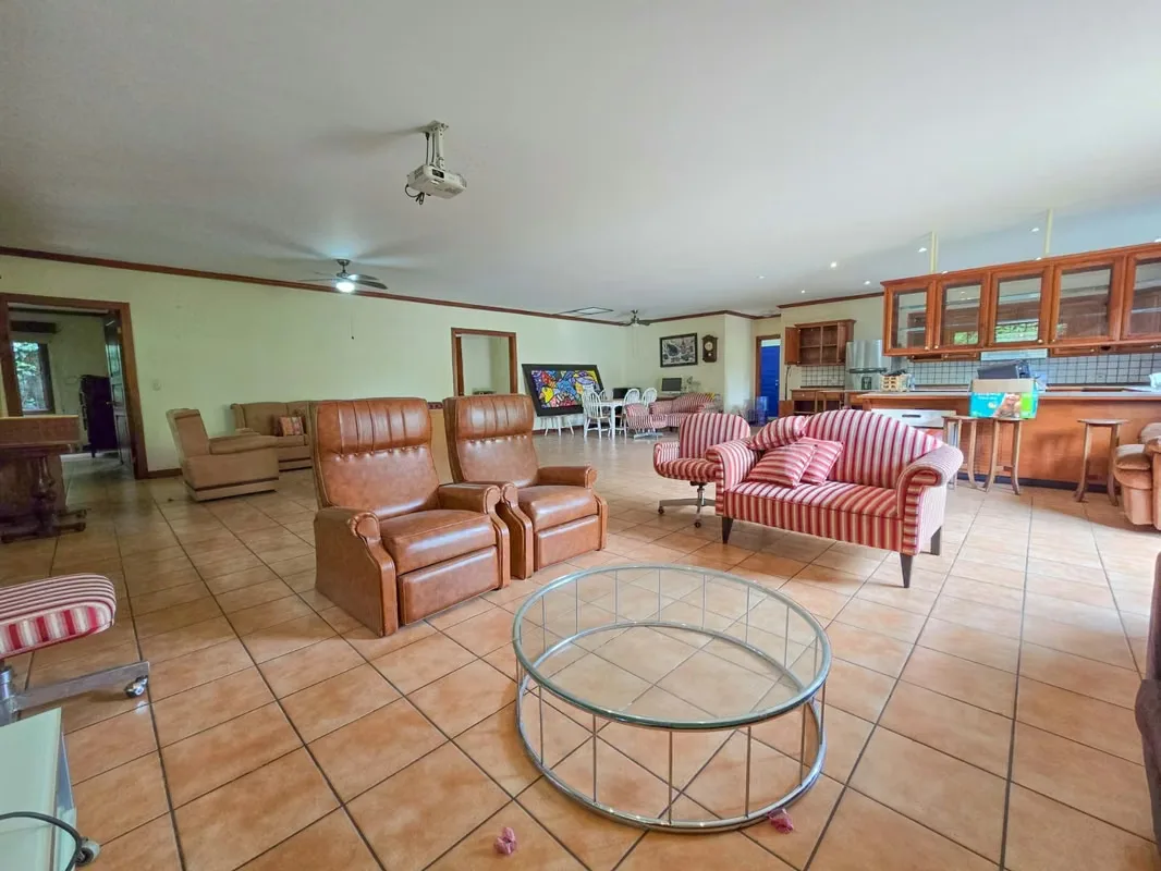 Hermosa y exclusiva propiedad situada en Piedades de Santa Ana, ideal para inversión, negocio o residencia familiar. Cuenta con 3 casas independientes de UNA SOLA PLANTA, amplios ..., photo 4