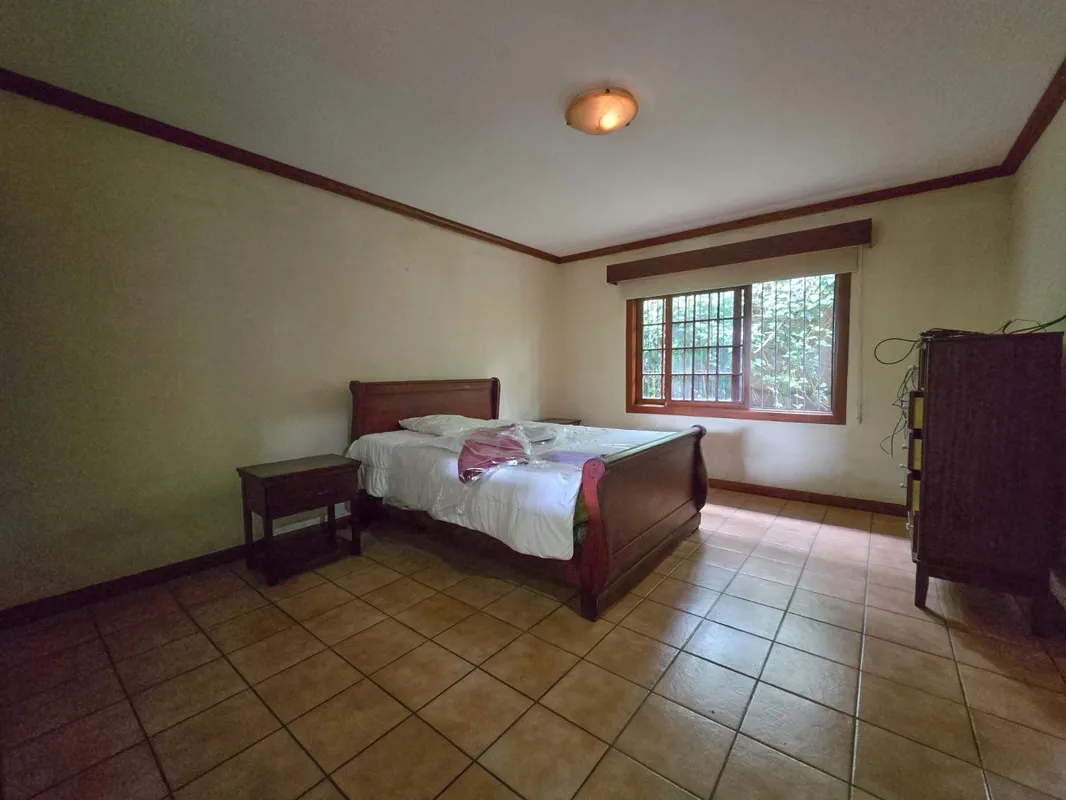 Hermosa y exclusiva propiedad situada en Piedades de Santa Ana, ideal para inversión, negocio o residencia familiar. Cuenta con 3 casas independientes de UNA SOLA PLANTA, amplios ..., photo 7
