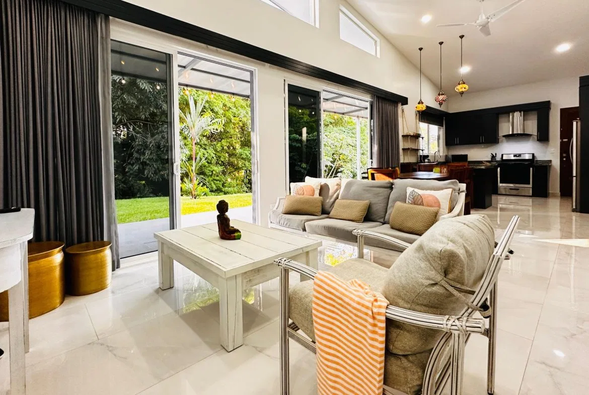 PROPERTY WITH 4 BEDROOM HOME AND POOL, IN UVITA CENTER – 1.25 ACRES, photo 12