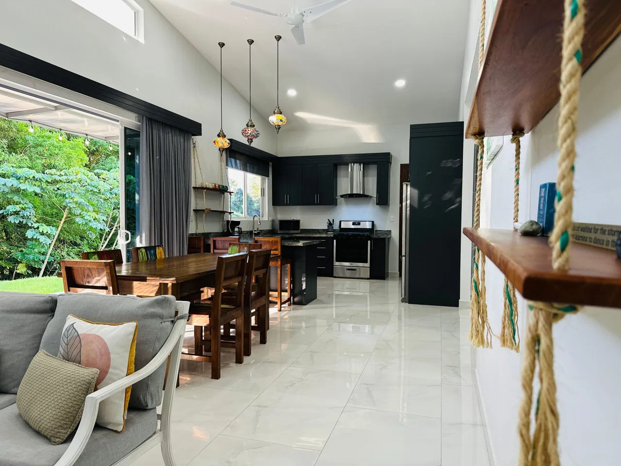 PROPERTY WITH 4 BEDROOM HOME AND POOL, IN UVITA CENTER – 1.25 ACRES, photo 13