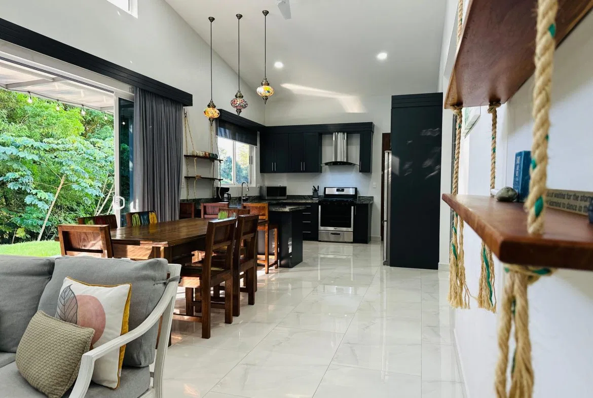 PROPERTY WITH 4 BEDROOM HOME AND POOL, IN UVITA CENTER – 1.25 ACRES, photo 14