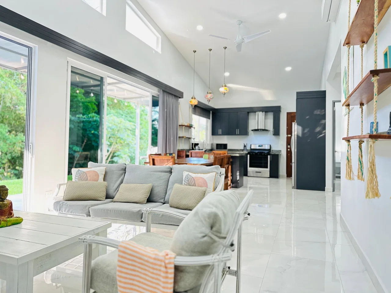 PROPERTY WITH 4 BEDROOM HOME AND POOL, IN UVITA CENTER – 1.25 ACRES, photo 7
