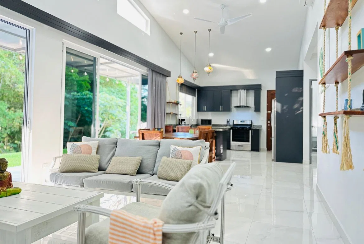 PROPERTY WITH 4 BEDROOM HOME AND POOL, IN UVITA CENTER – 1.25 ACRES, photo 8