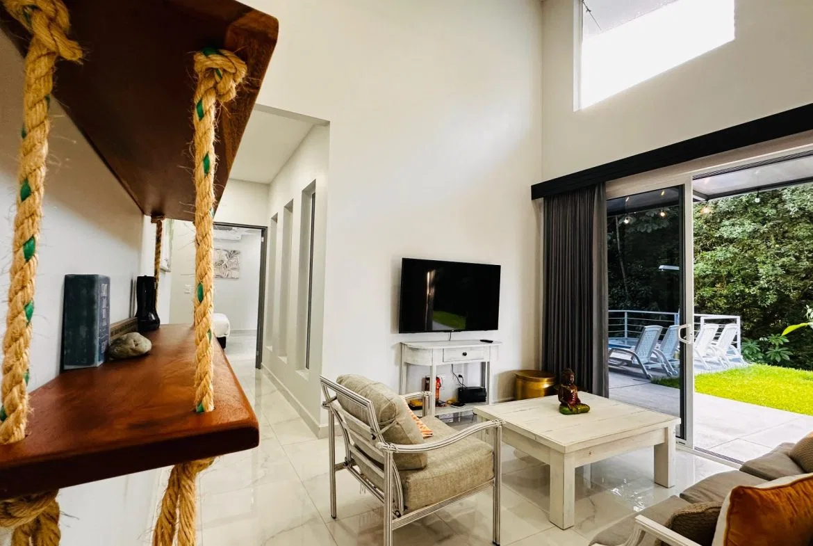 PROPERTY WITH 4 BEDROOM HOME AND POOL, IN UVITA CENTER – 1.25 ACRES, photo 10