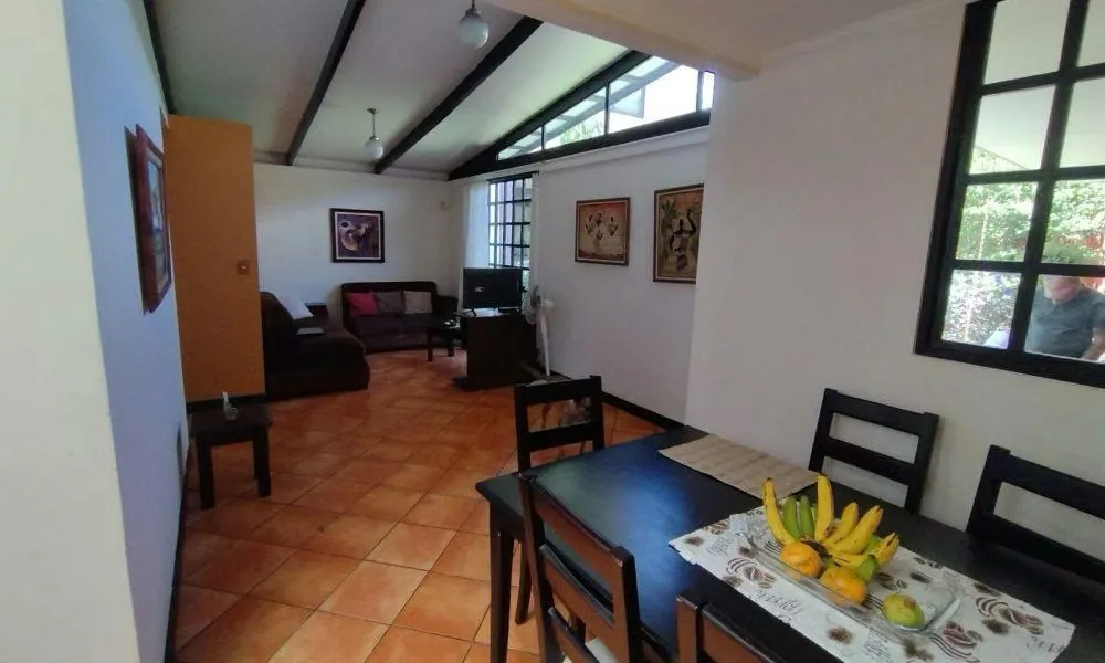 Se vende hermosa casa con patio trasero amplio u jardín externo, photo 2