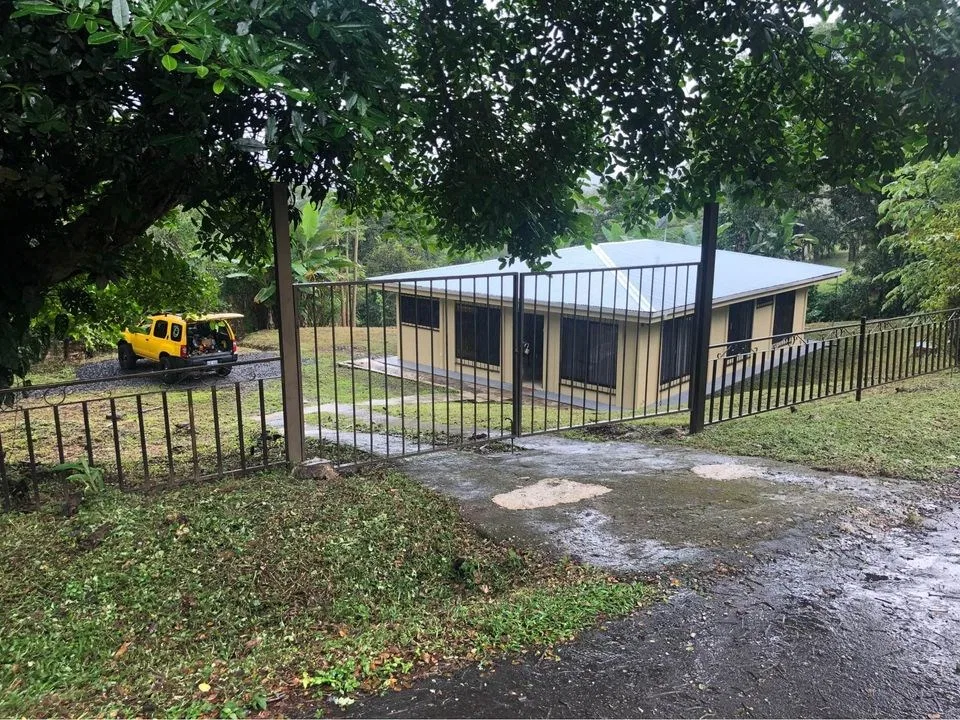 4br/2ba Newly Refurbished Home in the quiet town of Escobal – 400052010039