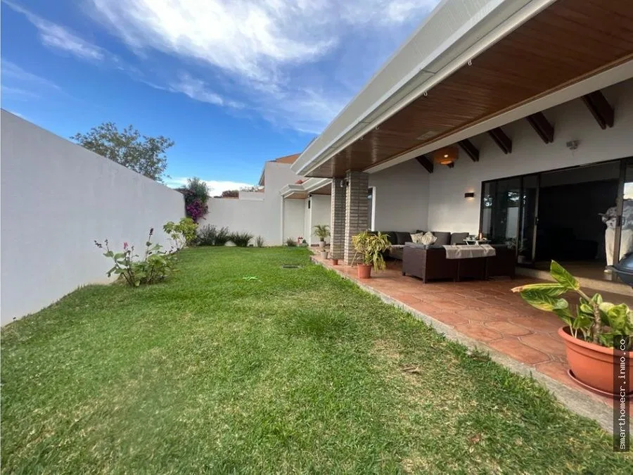 SE VENDE/ALQUILA CASA EN ESCAZÚ