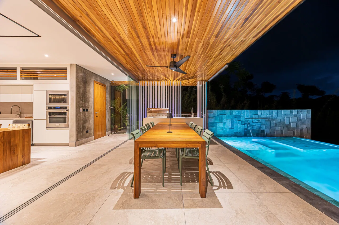 New contemporary tropical villa boasts with a movie theater and views of the iconic whale’s tail, photo 13