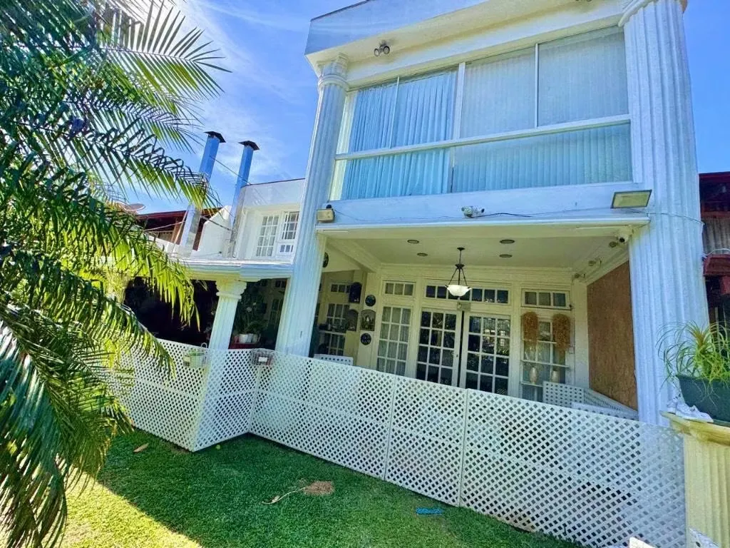Amplia y elegante propiedad de 450 m² de construcción sobre 410 m² de terreno, diseñada para brindar comodidad, funcionalidad y acabados de alta calidad en cada espacio., photo 3