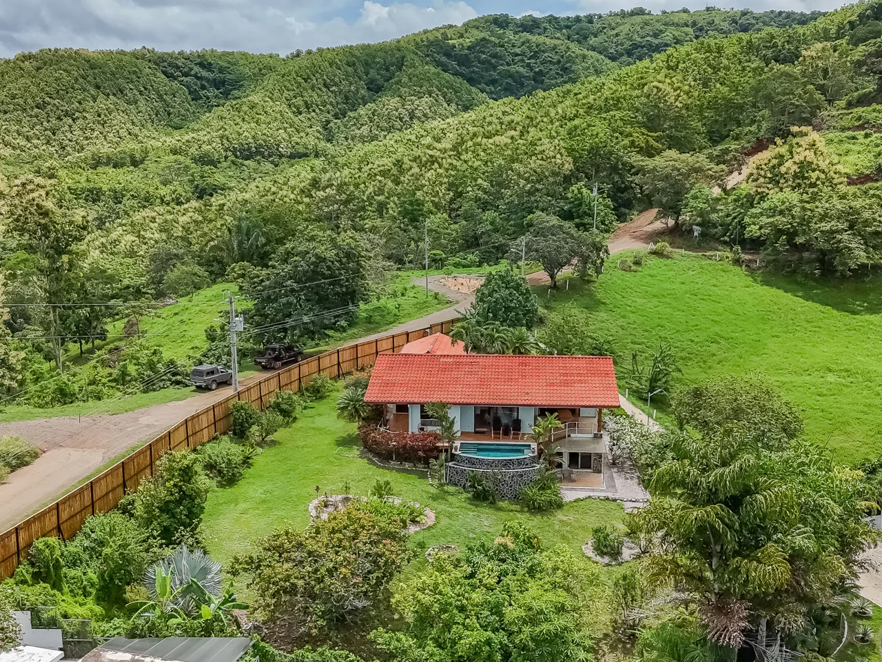 Casa Cavalier - 3BR Ocean View Mountain Home with Studio Apartment, photo 2