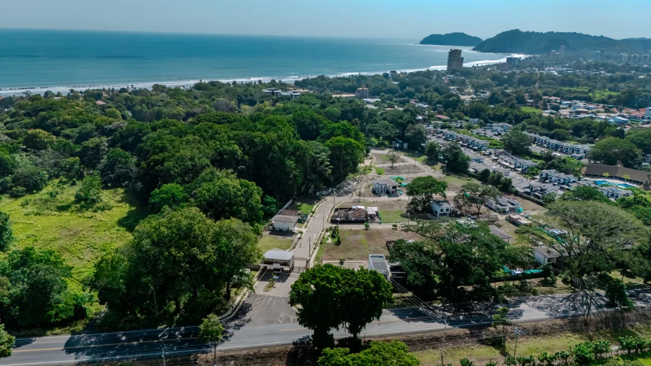 Lote Premium en Condominio Casa Praia | Jacó – Mejor Ubicación, Solo un Vecino | $83,000