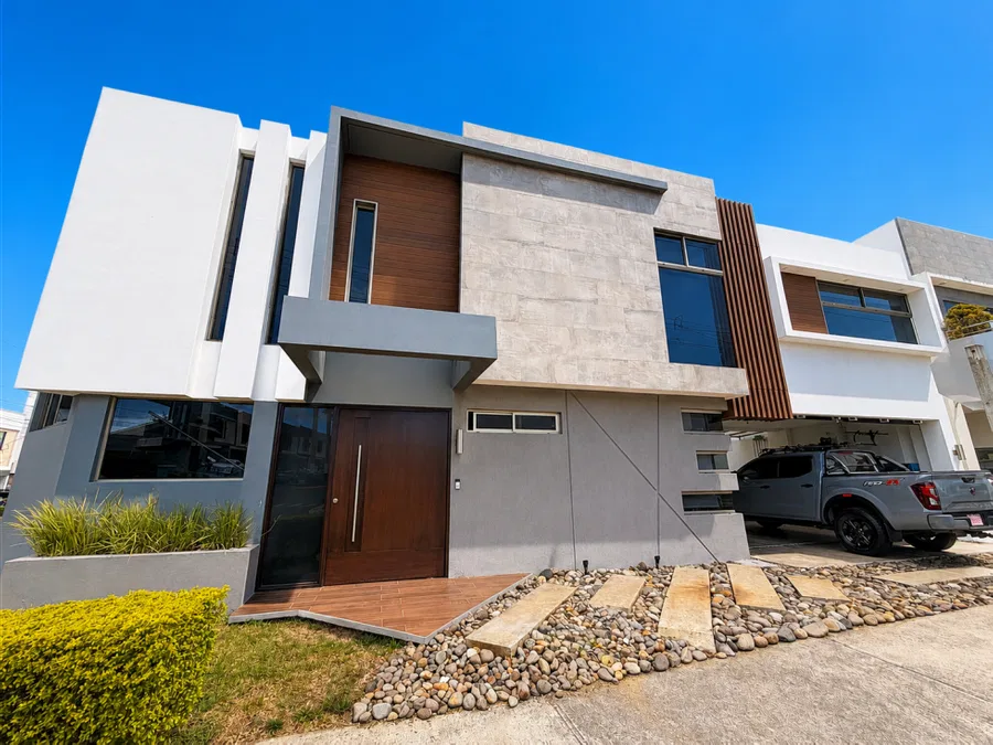 Alquiler de Casa en Condominio Terralta