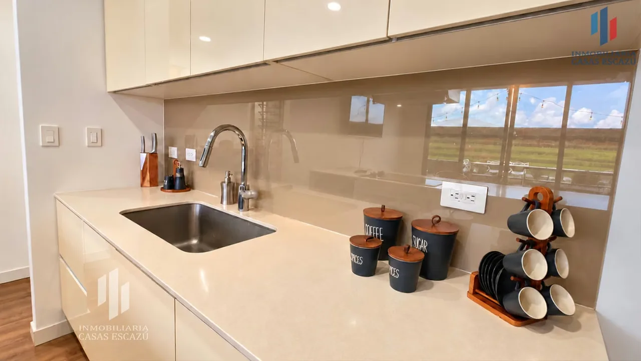 Con diseño contemporáneo y ubicación privilegiada lo convierten en una excelente opción para quienes desean vivir cerca de todo, en un ambiente cómodo, seguro y con excelentes ..., photo 9