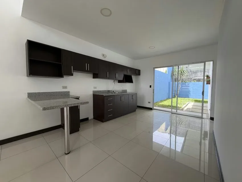 Two-Story House in the Lomas de Montes de Oca Gated Community in Sabanilla de San Pedro, photo 6