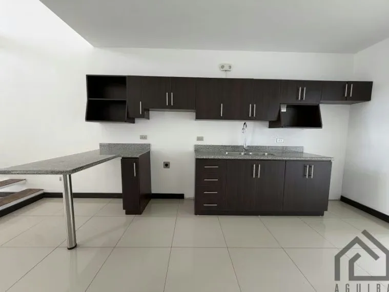Two-Story House in the Lomas de Montes de Oca Gated Community in Sabanilla de San Pedro, photo 7
