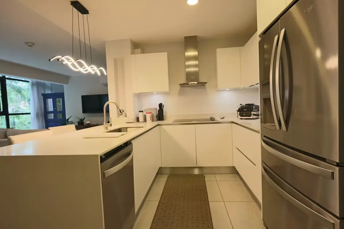 For Sale: Modern Apartment with Private Garden in the Heart of Escazú, photo 7