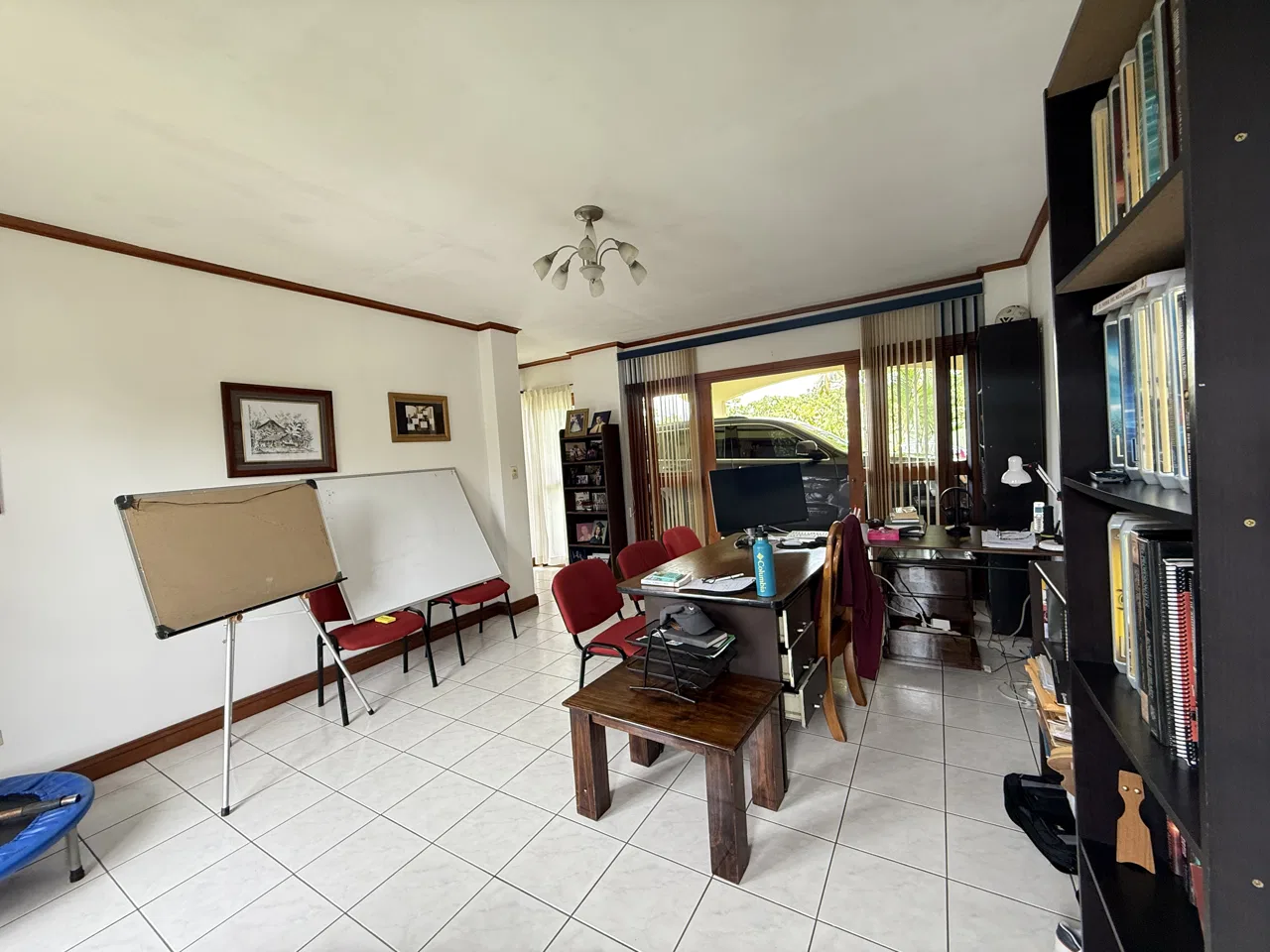Multi-Home Estate with Endless Possibilities Just 13 Minutes from the Airport, photo 18