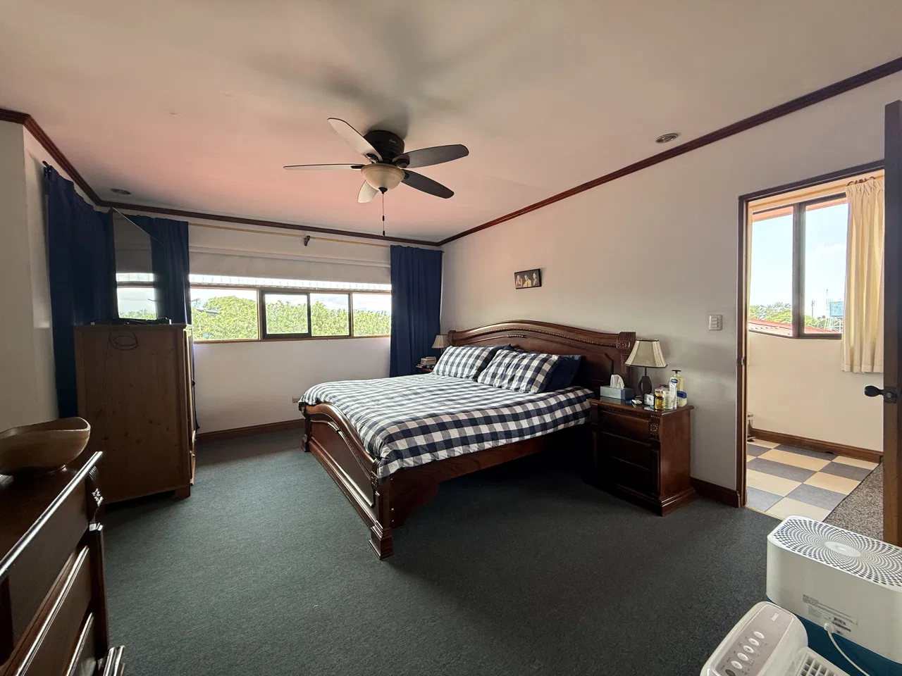 Multi-Home Estate with Endless Possibilities Just 13 Minutes from the Airport, photo 20