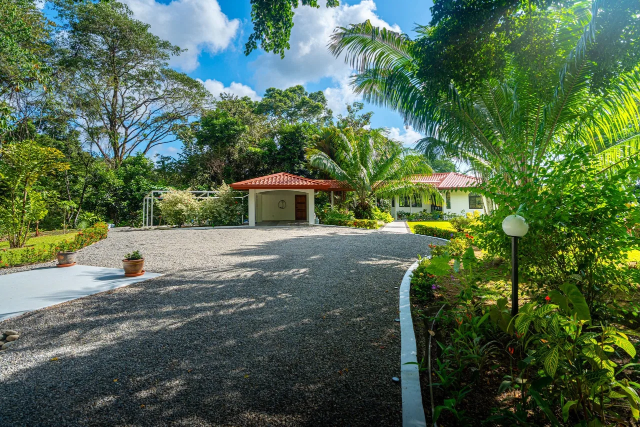 VILLA ALLAMANDA PROPERTY WITH THREE BEDROOM, AND SUNSET VIEWS, IN TRES RIOS – 4.4 ACRES, photo 7