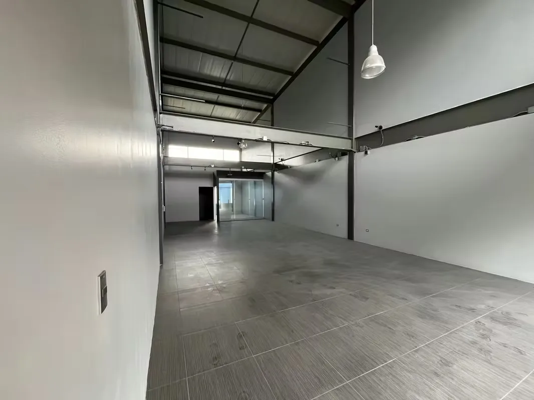 COMMERCIAL SPACE FOR RENT – SAN JOSÉ, ESCAZÚ (110 m²)
