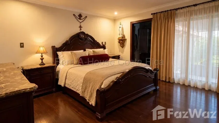 6 Bedroom Retail space for Sale at Los Angeles San Rafael for $372,000, photo 2