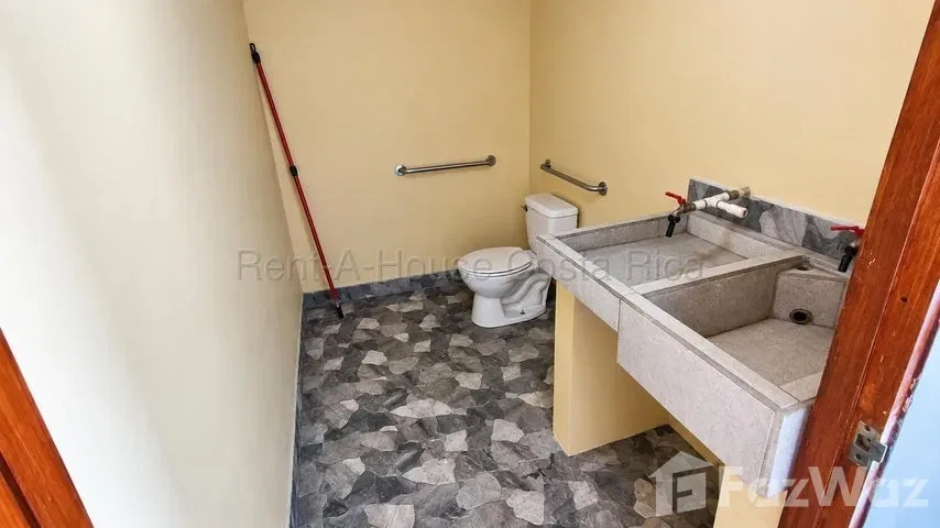 6 Bedroom Retail space for Sale at Los Angeles San Rafael for $372,000, photo 6