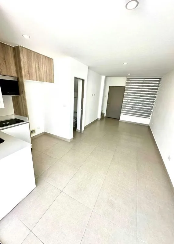 Alquiler casa c/ jardín, 2 parqueos techados, línea blanca, aire acondicionado, photo 4
