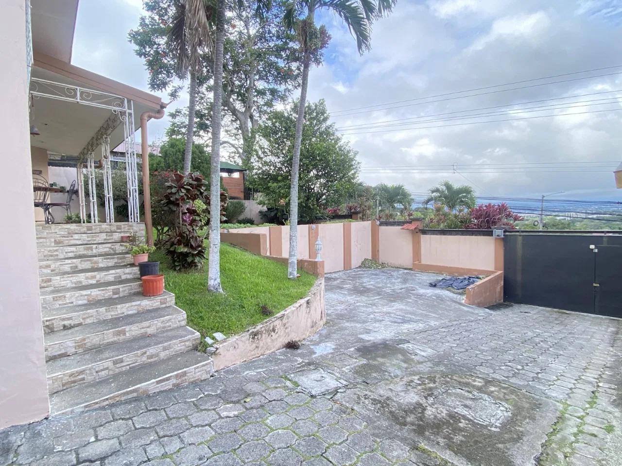 Rent, Independent House, Commercial Use, Office, Clinic, Others, Escazu