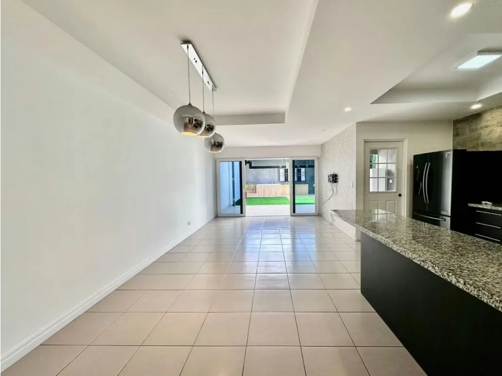 Moderna casa en condominio familiar, Escazú