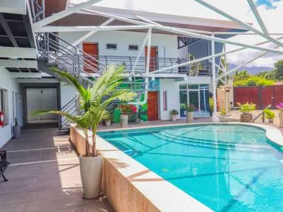 Complejo hotelero en venta en Uvita: 12 apartamentos de dos habitaciones y piscina, photo 2