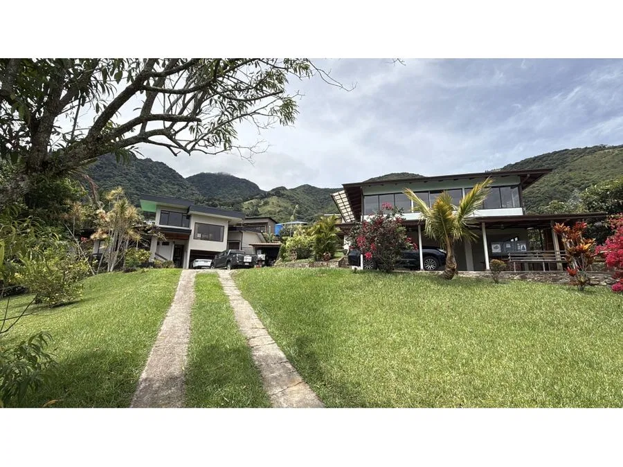 Hermosa Propiedad con dos casas y vista en San Antonio de Escazú