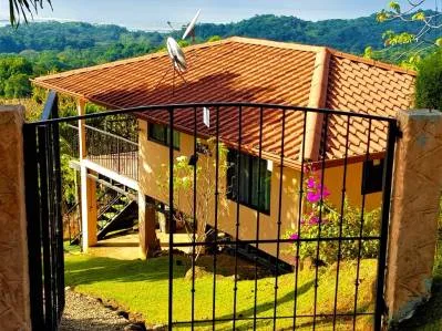 Casa en Ojochal, Costa Rica – 2 Habitaciones con Vista al Océano