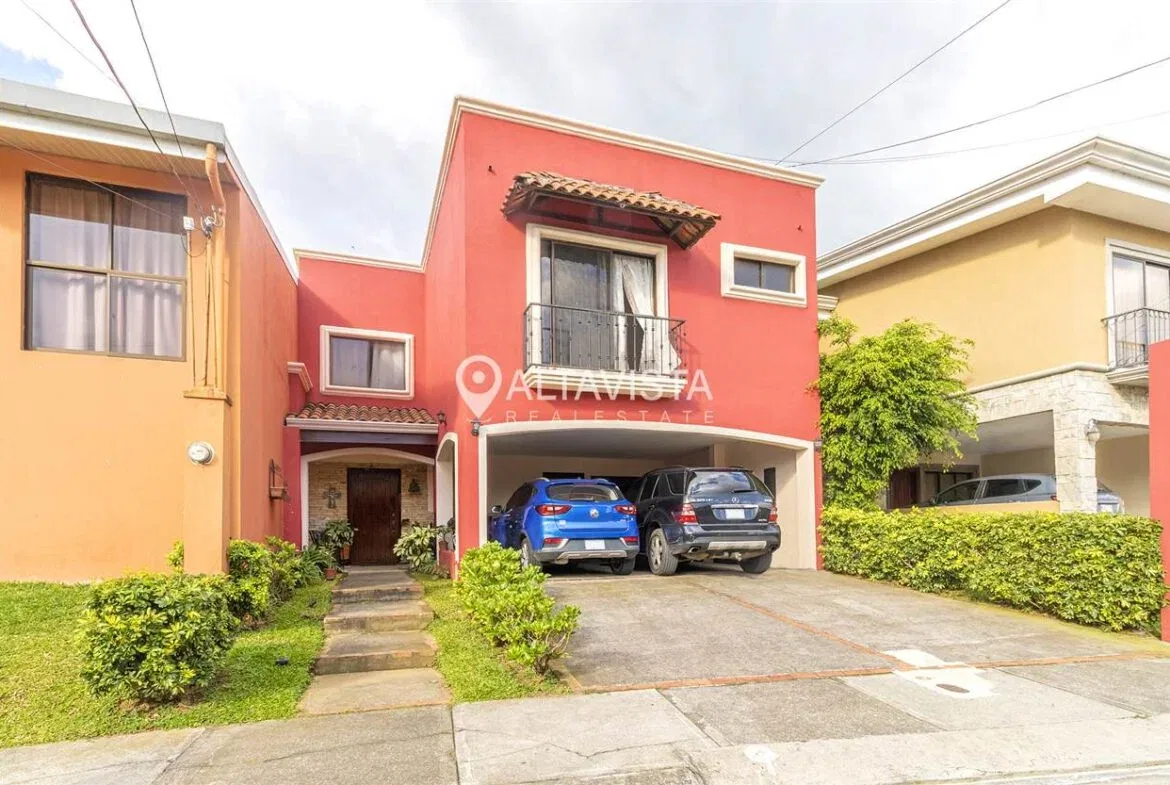 Casa en condominio Lomas de Granadilla