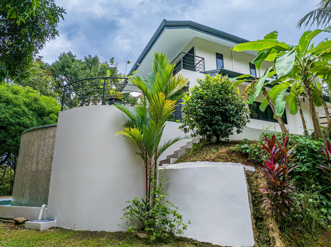 LUXURY JUNGLE ESTATE WITH GUEST HOUSE AND 10.87 ACRES, IN OJOCHAL, photo 4