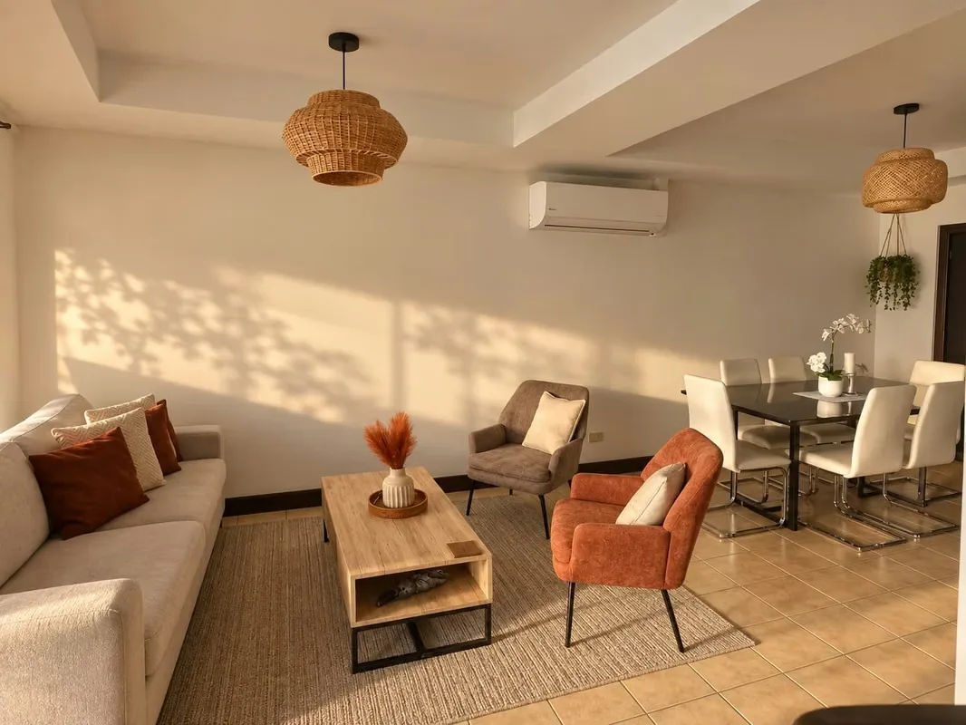 ALQUILER O VENTA DE CASA EN SANTA ANA DISPONIBLE 30NOV2026