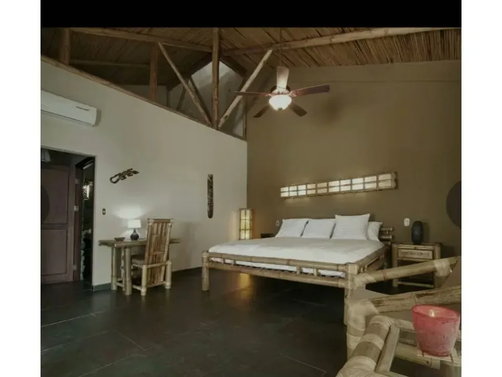 I present this beautiful property located in Playa Palo Seco, with great potential. It consists of a hotel with all the amenities, situated in a paradisiacal location where the ..., photo 5
